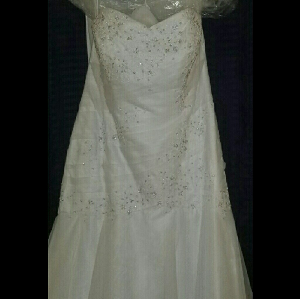 Wedding gown